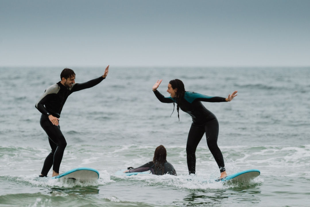 SUL RITMO DELL'ATLANTICO: SURF E ANIMA A PENICHE