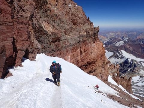 VETTA DELL'ACONCAGUA: ESCURSIONE SULLA VETTA PIÙ ALTA DEL CONTINENTE AMERICANO