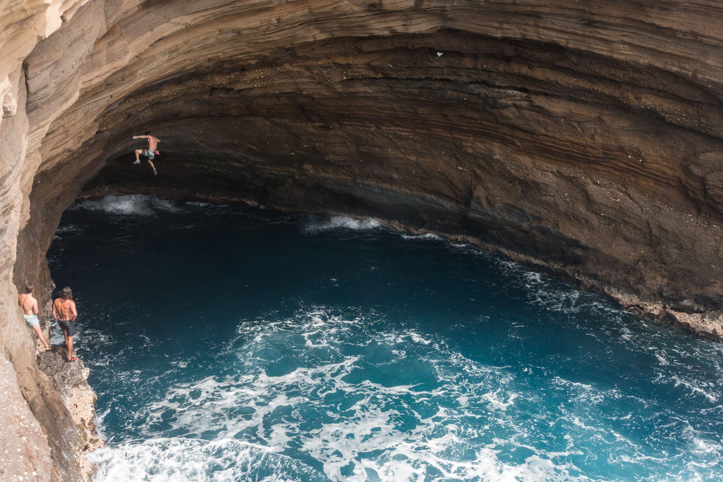 Arrampicare nel paradiso dei surfisti: Le Hawaii.