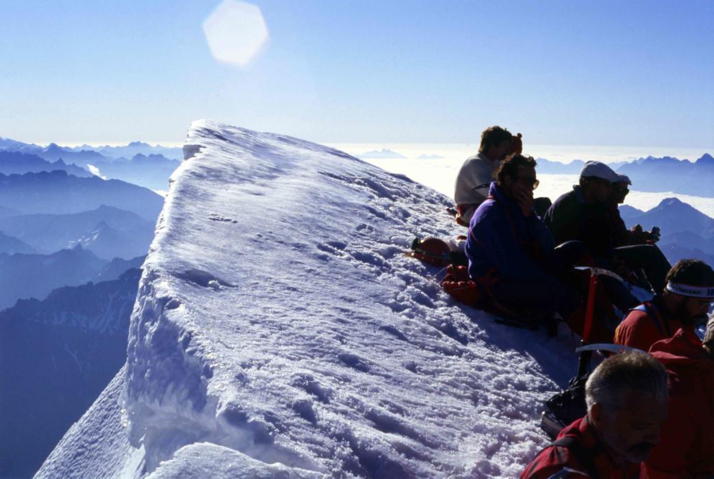 Le Grandes Jorasses, Pierre e una spedizione singolare