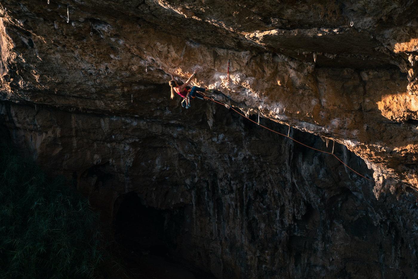 How to raise a rock climbing community: what does it take?