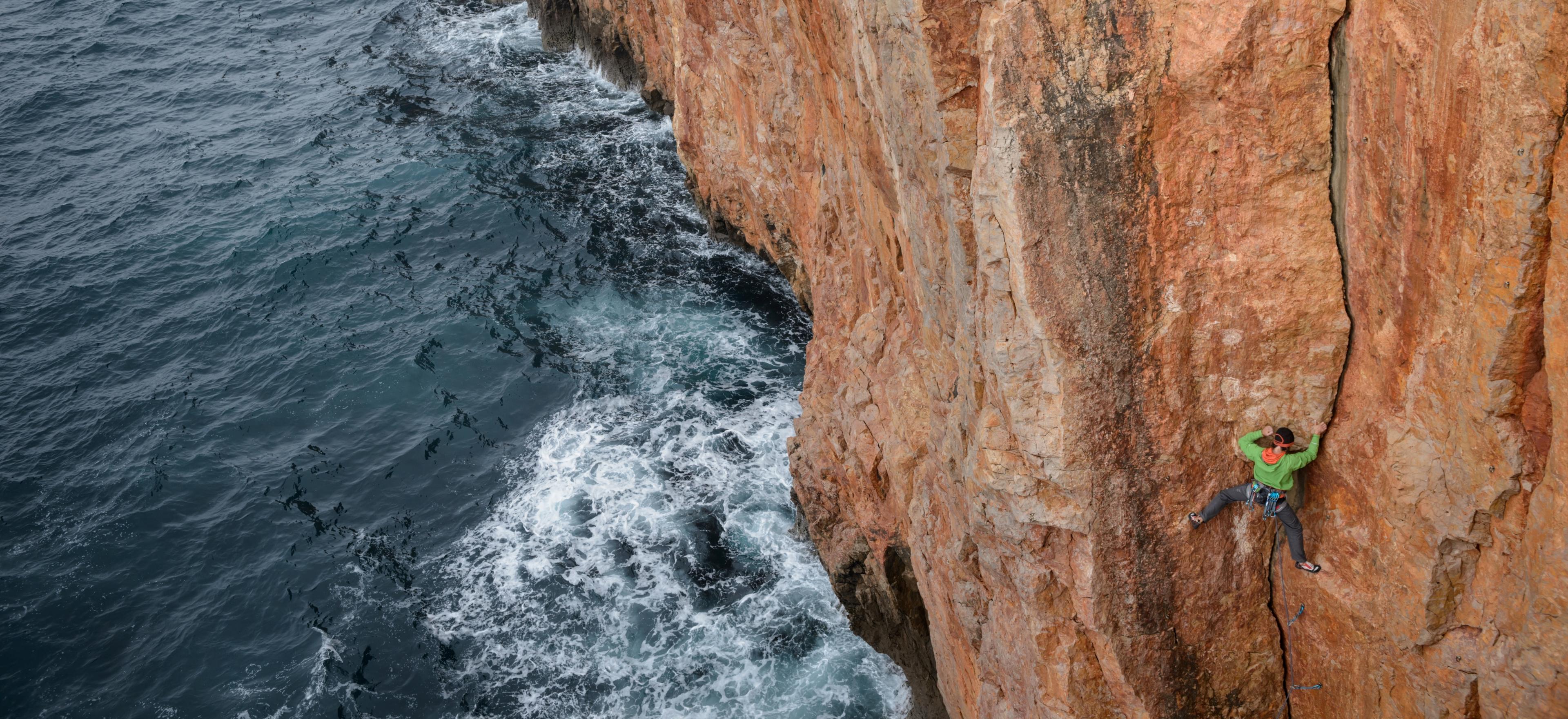 Arrampicata su roccia nei dintorni di Lisbona, Portogallo: Una guida