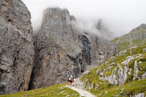 ESCURSIONI E YOGA NELLE DOLOMITI - PALE DI SAN MARTINO