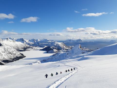 VIAGGIO SUGLI SCI NELLE ALPI DI LYNGEN, NORVEGIA