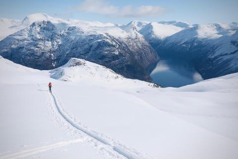 VIAGGIO DI SCIALPINISMO NELLE ALPI DI SUNNMORE - NORVEGIA