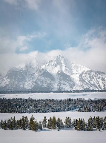 TETONS TRAVERSE: A BACKCOUNTRY SKI & FREERIDE ADVENTURE IN THE HEART OF WYOMING