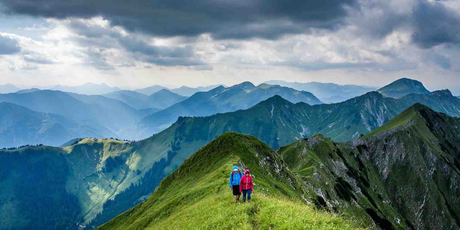 Come pianificare le vostre prossime vacanze a piedi in montagna con autoguida